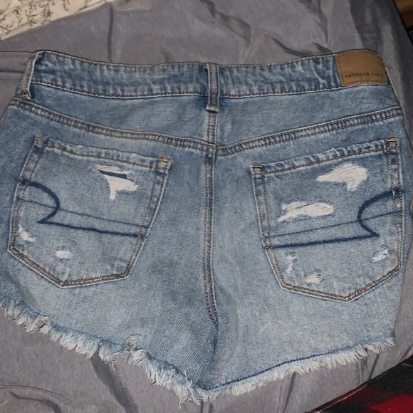 American eagle size 2 denim ripped jean shorts - Picture 2 of 2